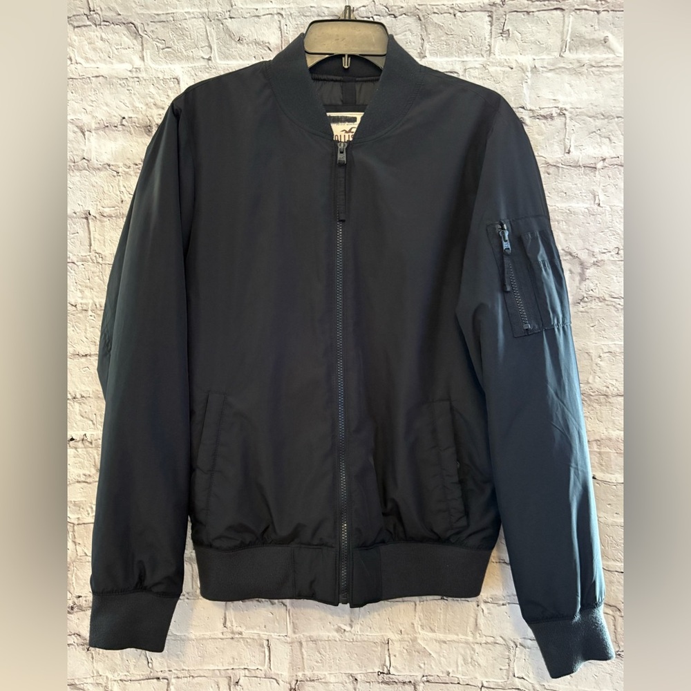 🔥Men’s Hollister Black zip up Bomber Jacket Size M EUC - Picture 2 of 6